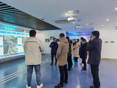 開發(fā)區(qū)引領(lǐng)未來 組織企業(yè)走進(jìn)5G體驗(yàn)館，共探新材料科技開發(fā)新機(jī)遇